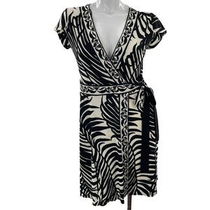 Donna Morgan Black & Cream Faux Wrap Dress w/ Deep V-Neck & Cap Sleeves Size 4